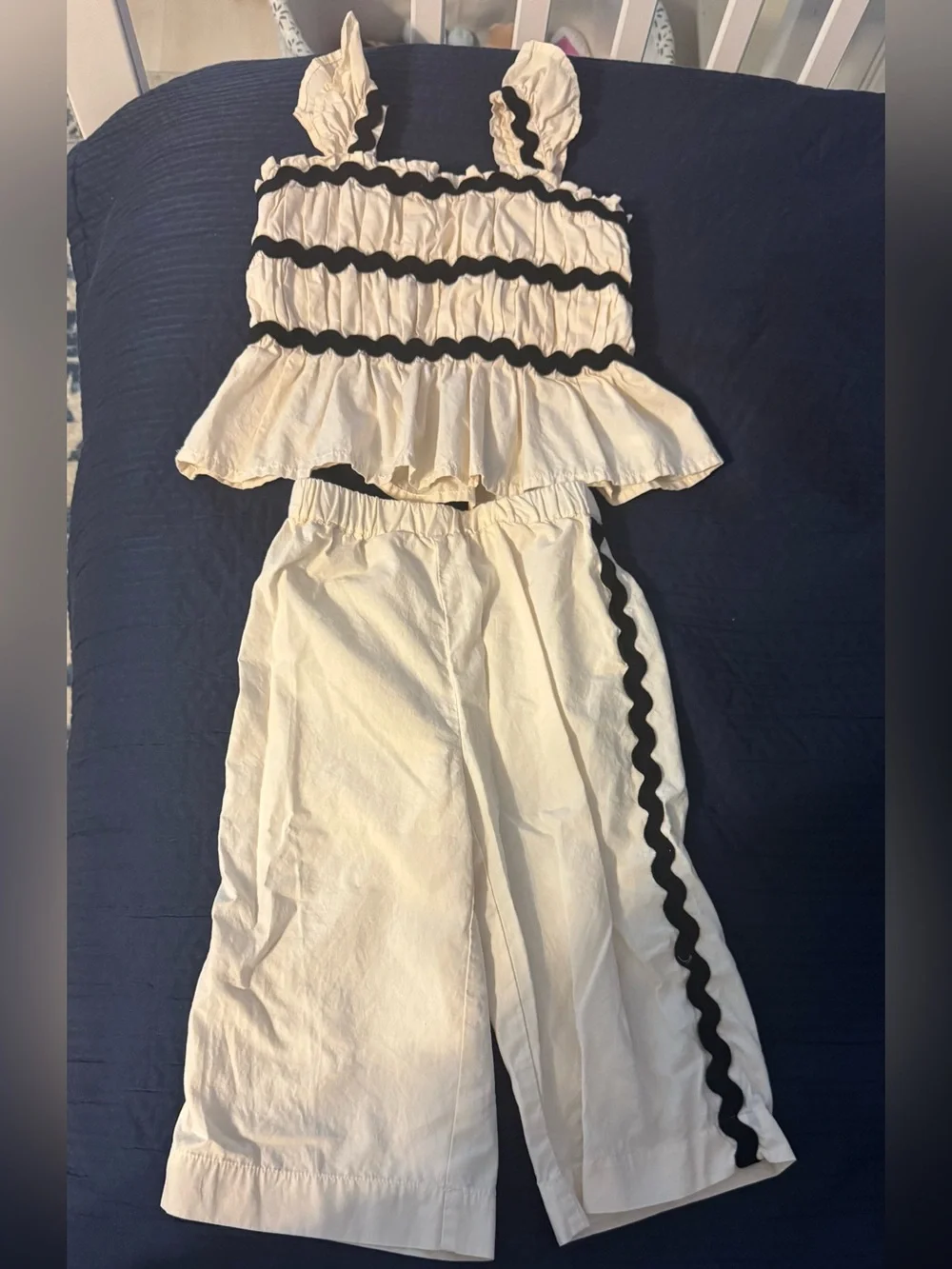 Zara Cream Wide-Leg Pants with Black Wavy Side Trim